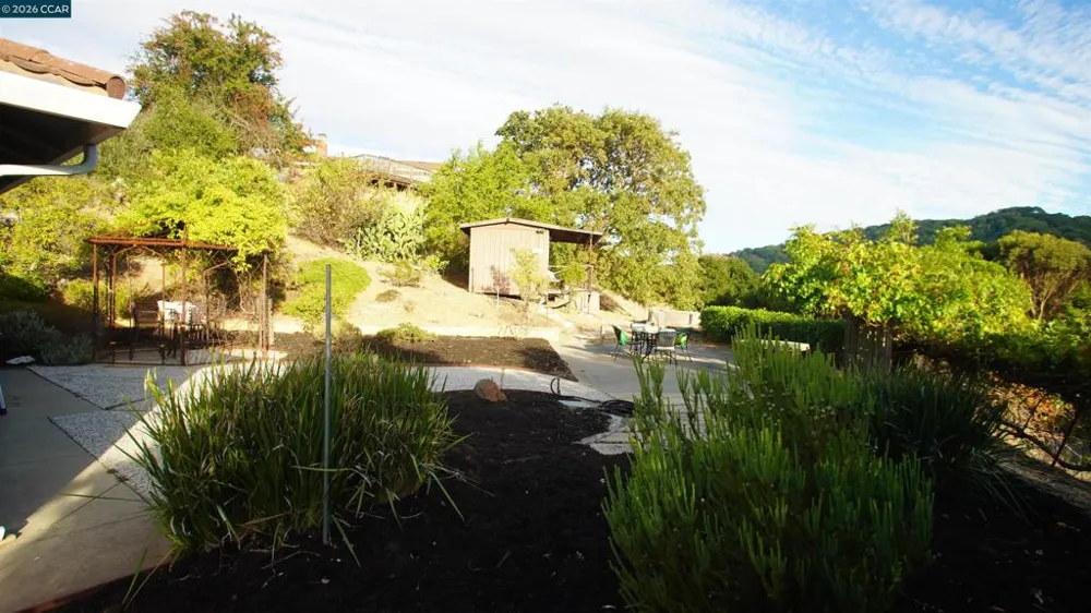 2531 Moraga Dr Pinole, CA 94564
