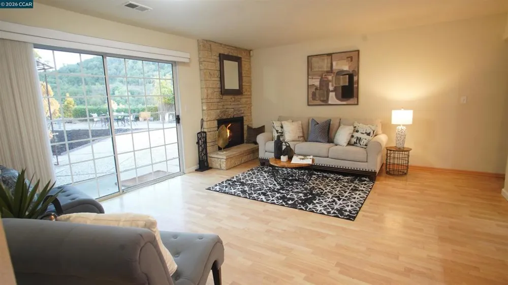 2531 Moraga Dr Pinole, CA 94564