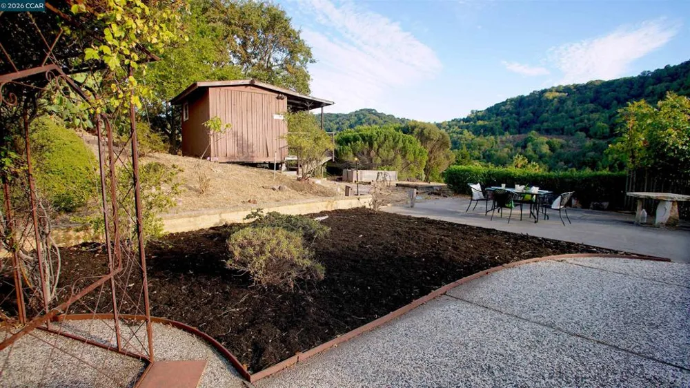 2531 Moraga Dr Pinole, CA 94564