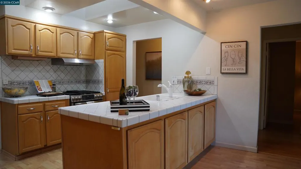 2531 Moraga Dr Pinole, CA 94564
