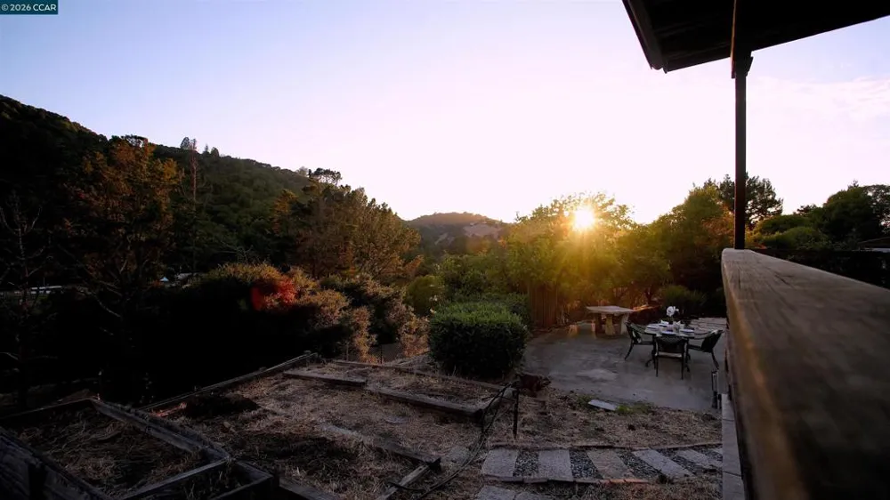 2531 Moraga Dr Pinole, CA 94564
