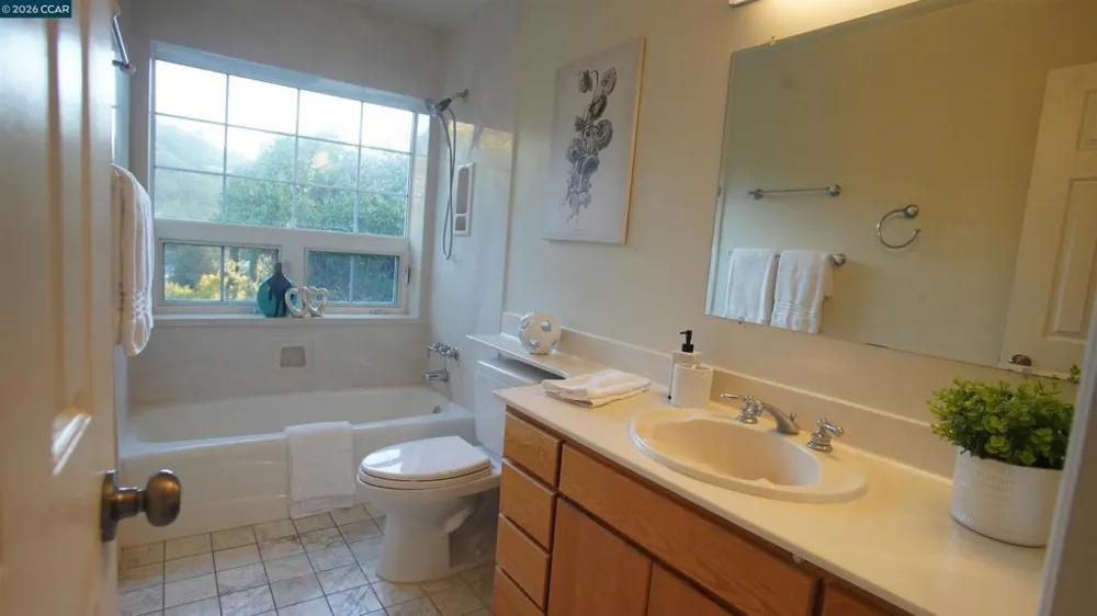 2531 Moraga Dr Pinole, CA 94564