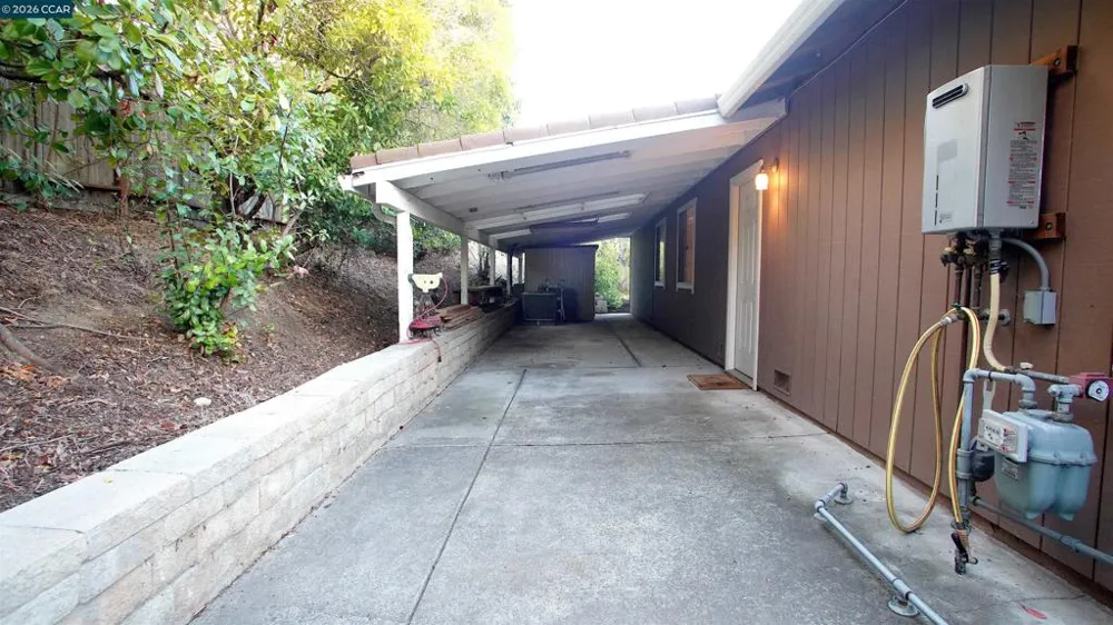 2531 Moraga Dr Pinole, CA 94564