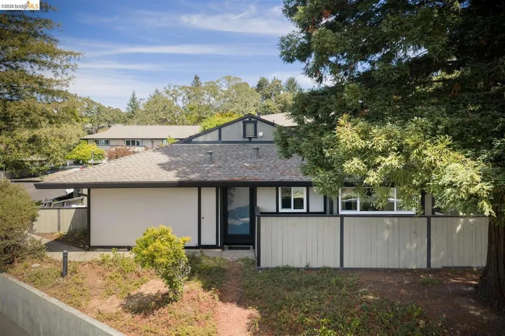 1026 East Ave Napa, CA 94559