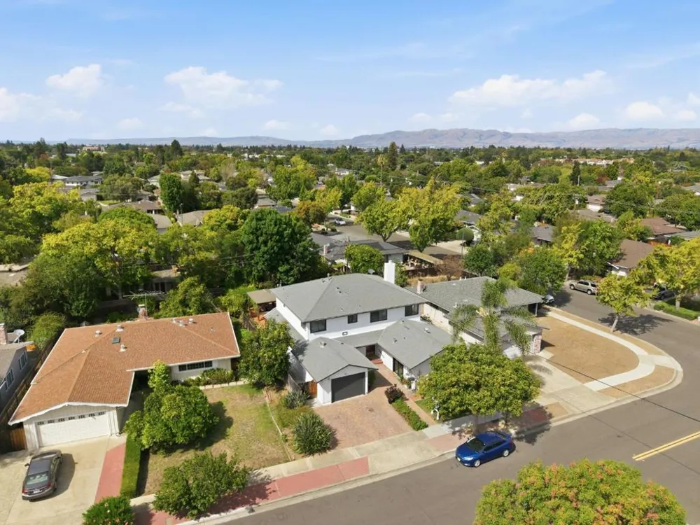 1035 Lorne Way Sunnyvale, CA 94087