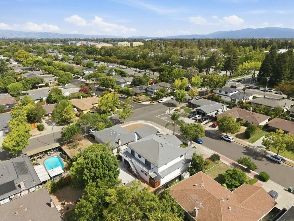1035 Lorne Way Sunnyvale, CA 94087