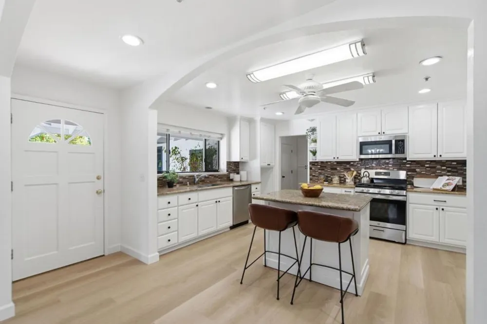 1035 Lorne Way Sunnyvale, CA 94087