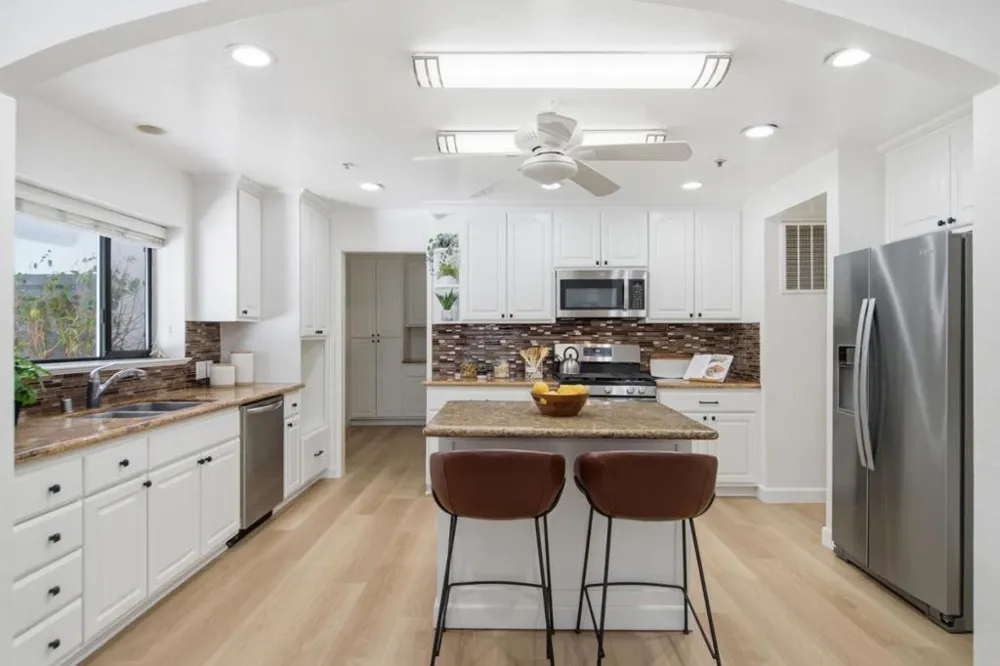 1035 Lorne Way Sunnyvale, CA 94087