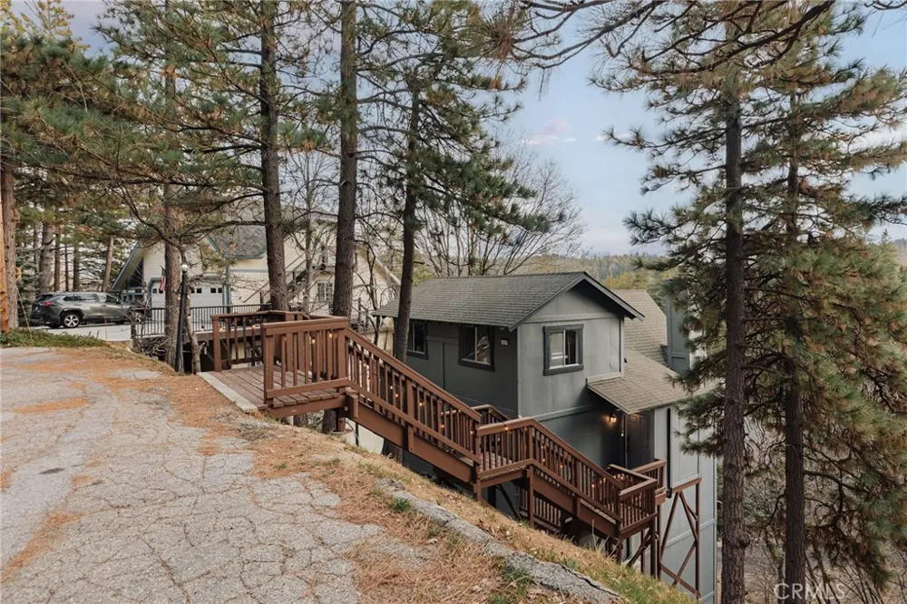 217 Old Toll Lake Arrowhead, CA 92352