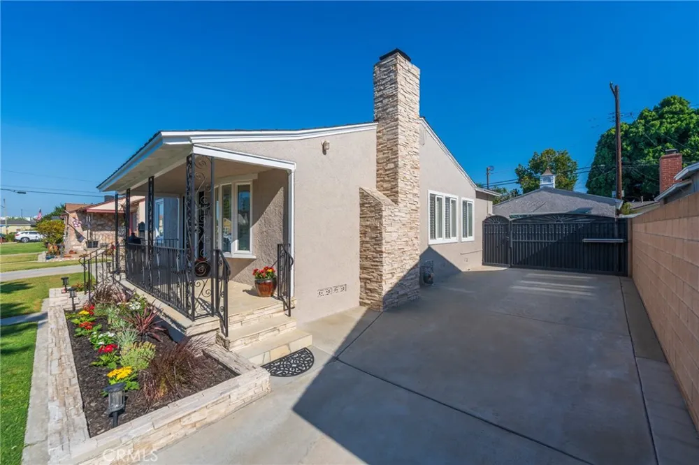 5157 E Harco Long Beach, CA 90808