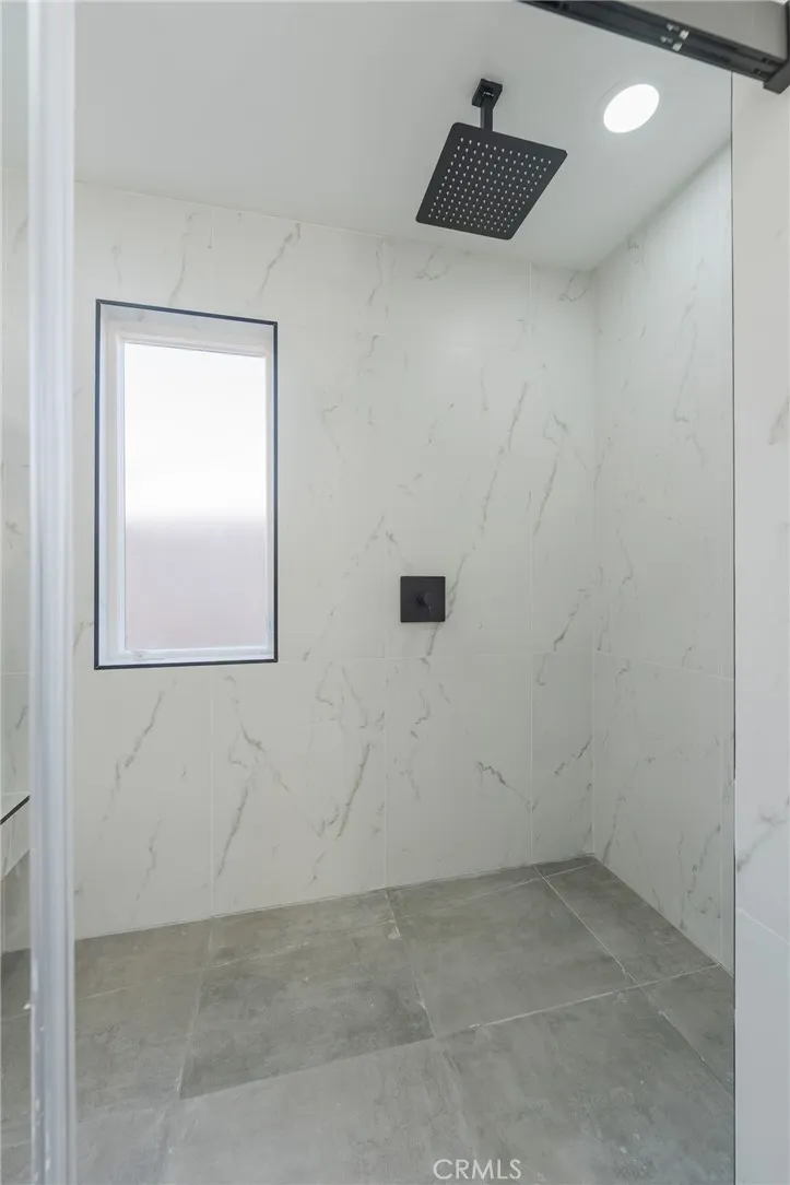 5157 E Harco Long Beach, CA 90808