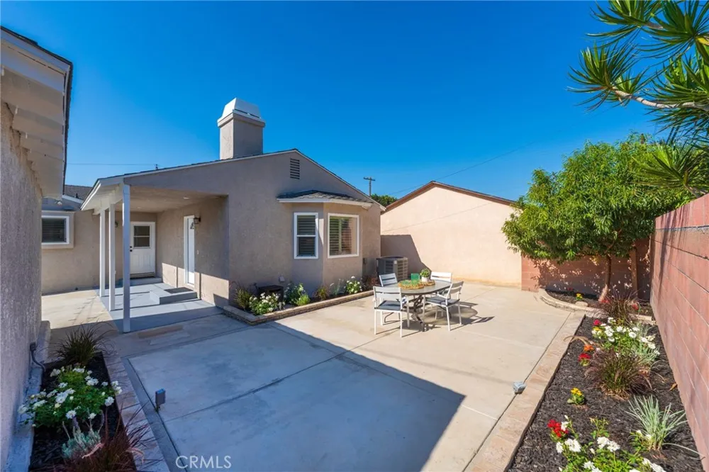 5157 E Harco Long Beach, CA 90808