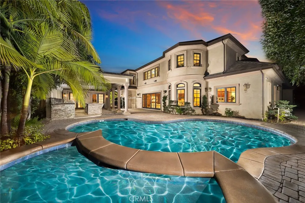 325 W Las Flores Avenue Arcadia, CA 91007