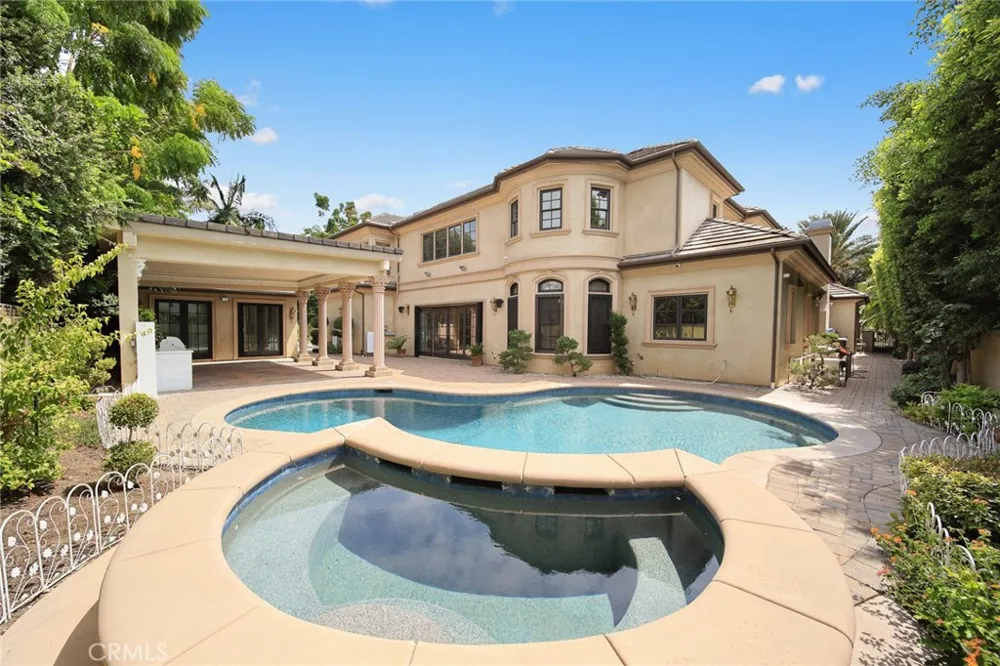 325 W Las Flores Avenue Arcadia, CA 91007