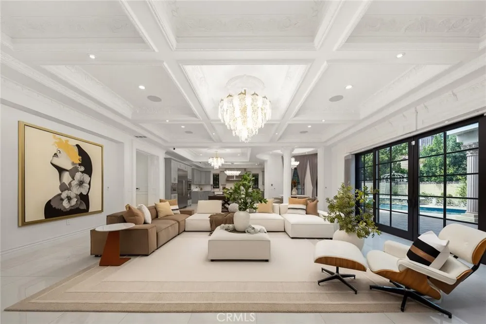 325 W Las Flores Avenue Arcadia, CA 91007