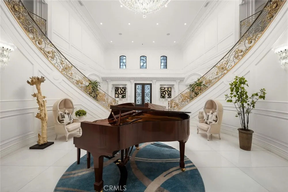 325 W Las Flores Avenue Arcadia, CA 91007