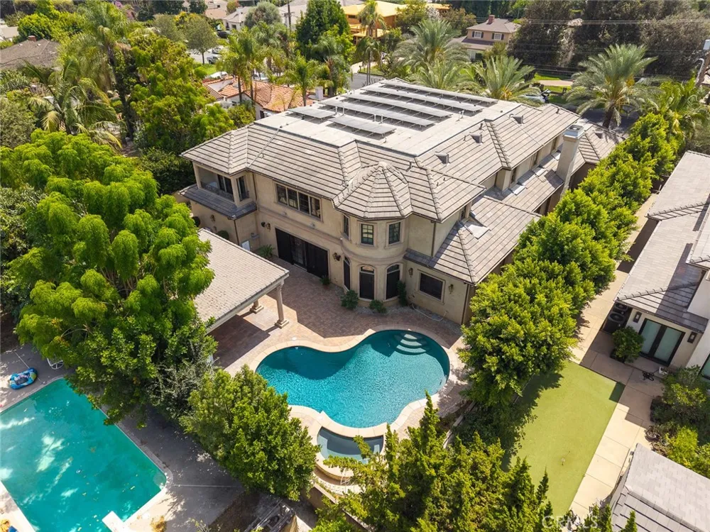 325 W Las Flores Avenue Arcadia, CA 91007