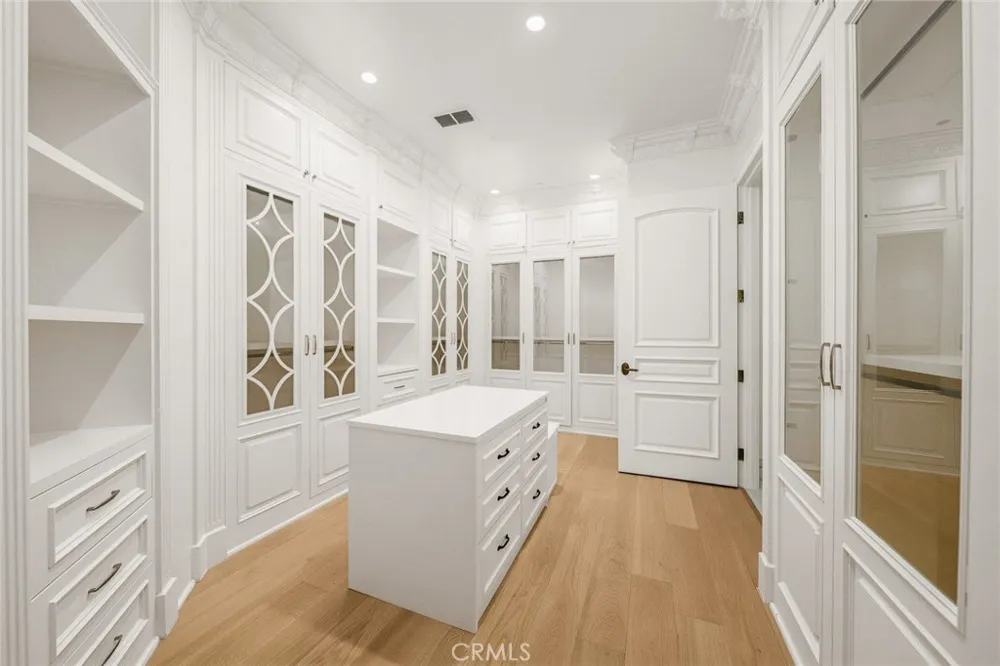 325 W Las Flores Avenue Arcadia, CA 91007