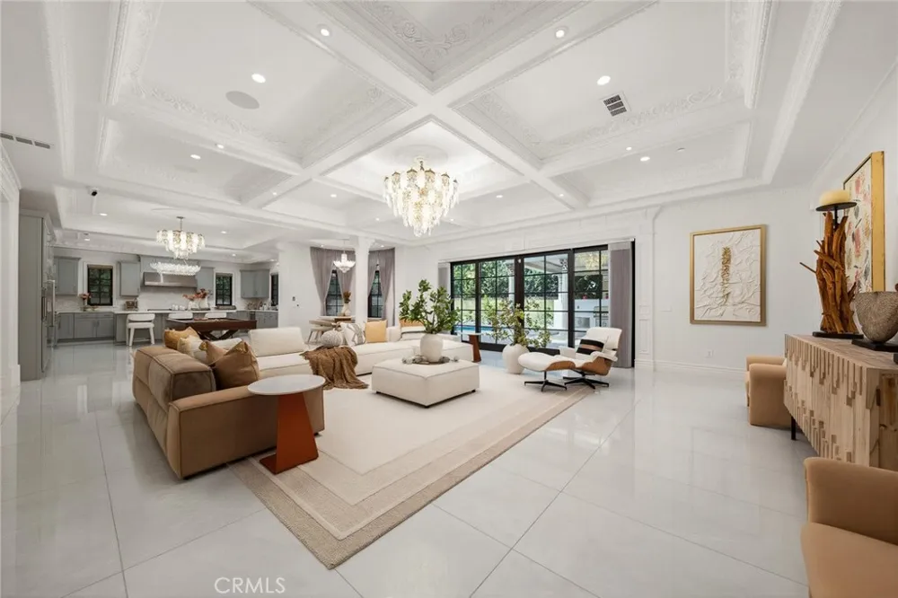 325 W Las Flores Avenue Arcadia, CA 91007
