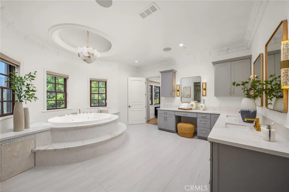 325 W Las Flores Avenue Arcadia, CA 91007