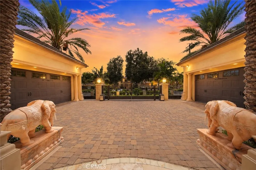 325 W Las Flores Avenue Arcadia, CA 91007