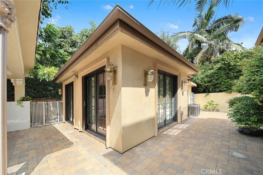 325 W Las Flores Avenue Arcadia, CA 91007