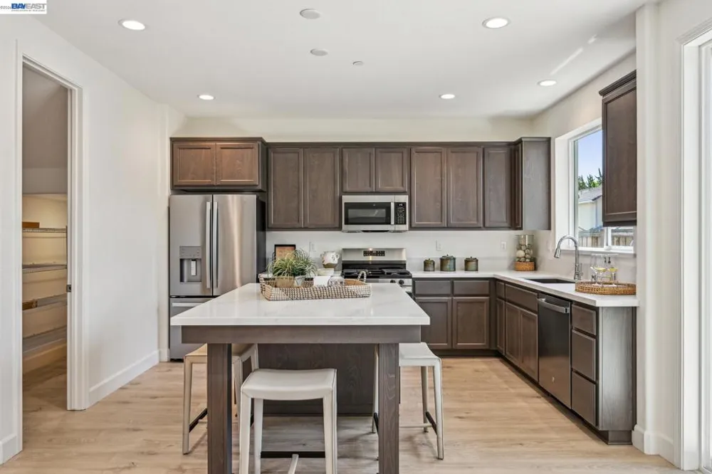125 Creek View Cir Fairfield, CA 94533