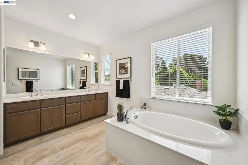 125 Creek View Cir Fairfield, CA 94533