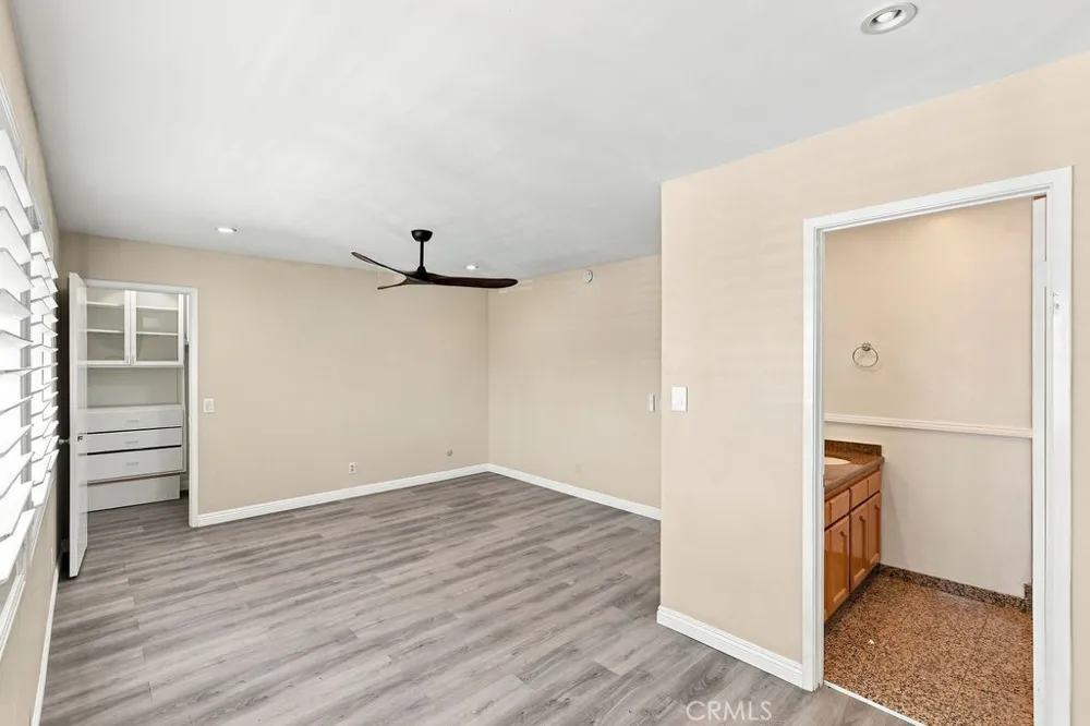 22031 Lanark Street Canoga Park, CA 91304