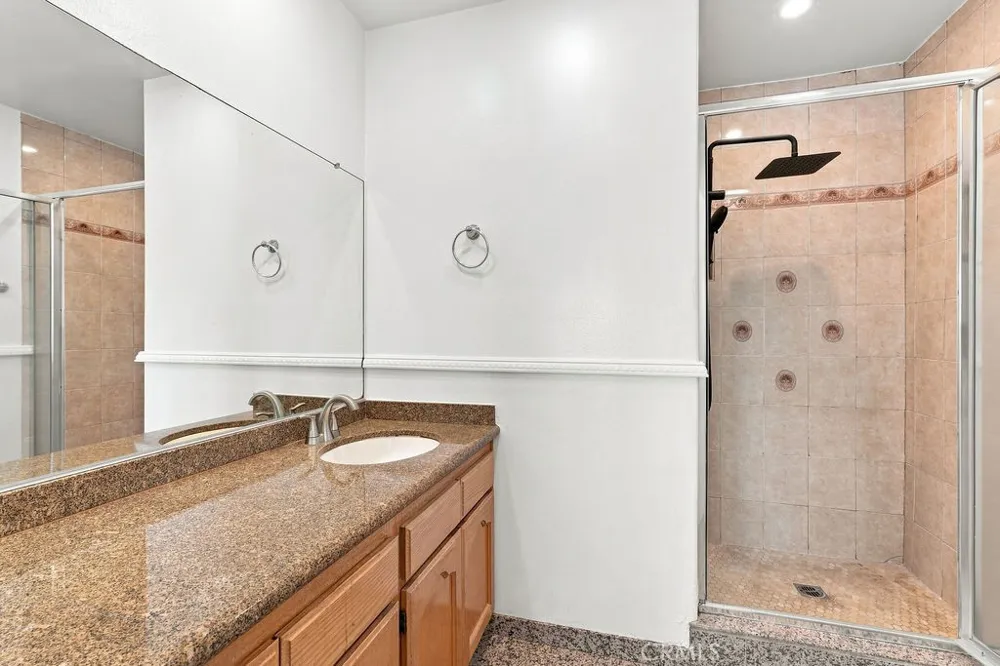 22031 Lanark Street Canoga Park, CA 91304
