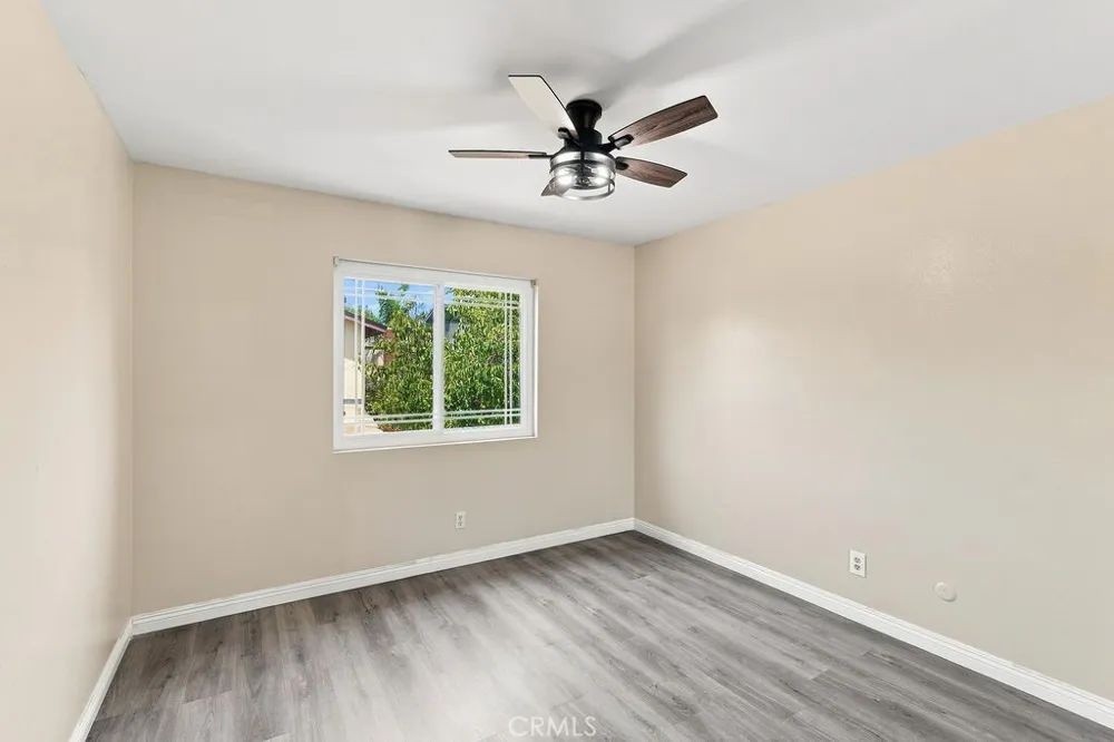 22031 Lanark Street Canoga Park, CA 91304