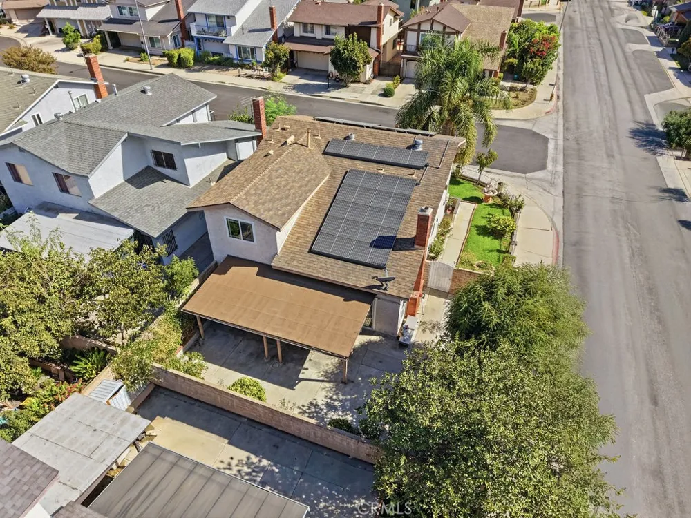 22031 Lanark Street Canoga Park, CA 91304