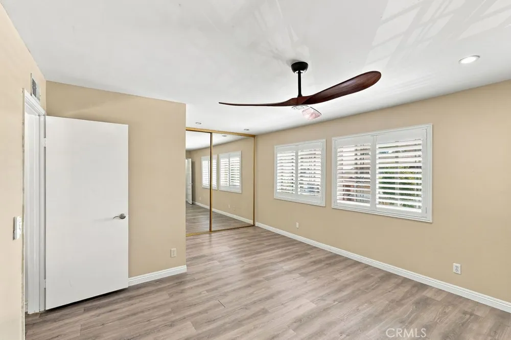 22031 Lanark Street Canoga Park, CA 91304