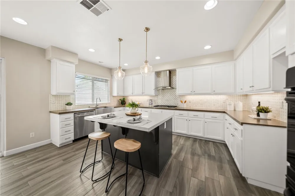 7908 Saddletree Court Eastvale, CA 92880