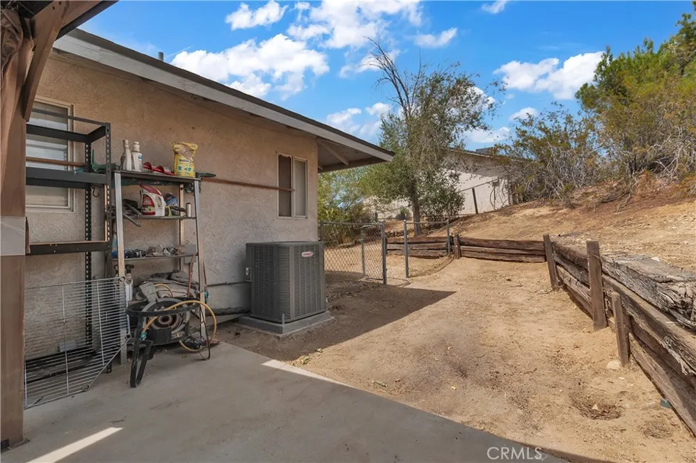 17014 Montecito Victorville, CA 92395