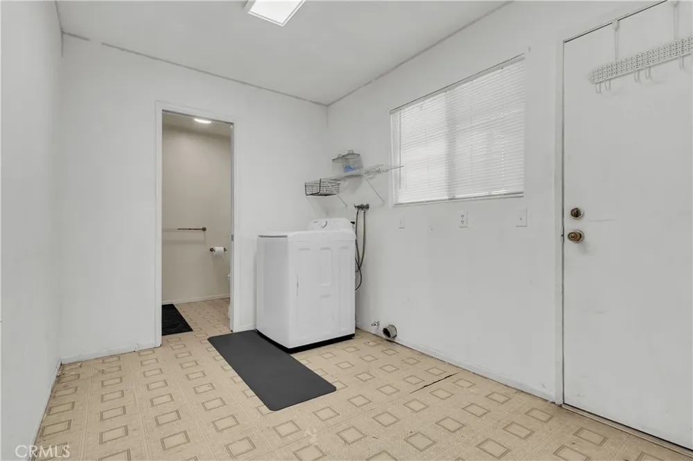 17014 Montecito Victorville, CA 92395