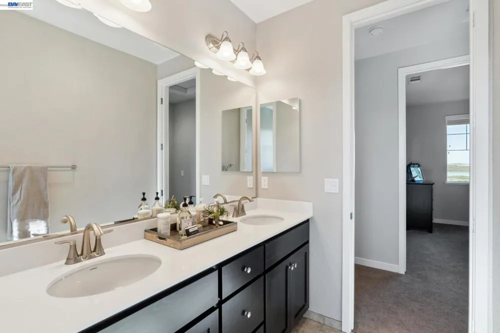 2408 Golden way Fairfield, CA 94533