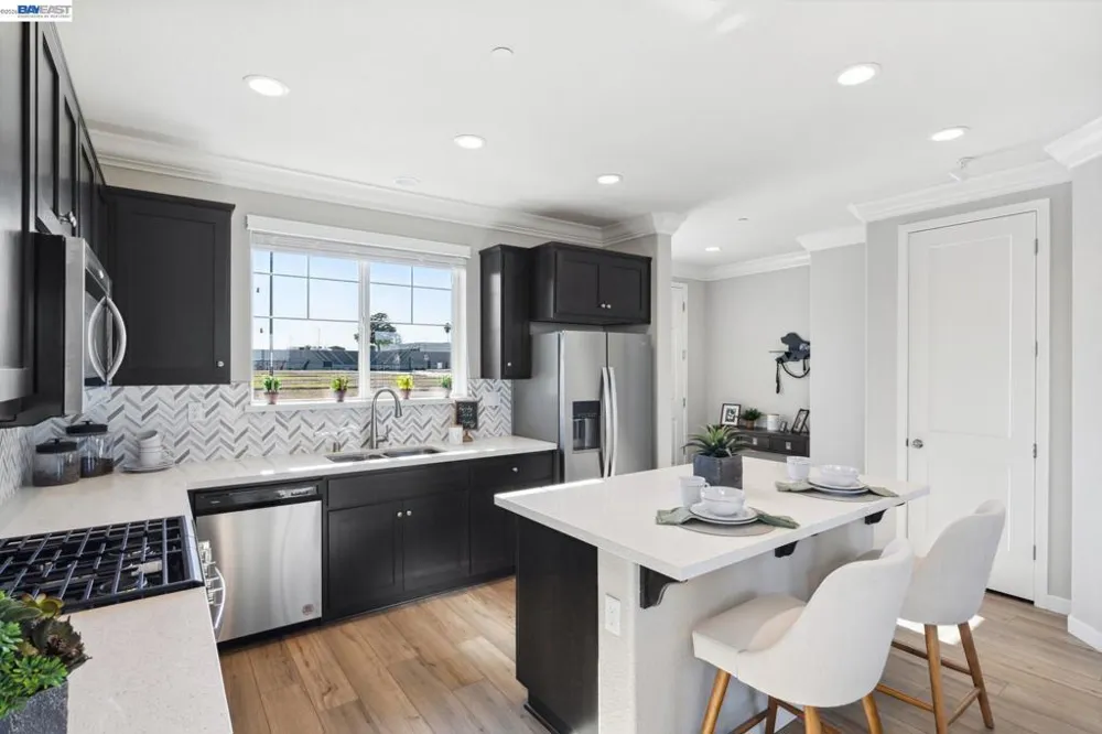 2408 Golden way Fairfield, CA 94533