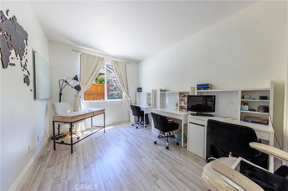 26518 Swan Lane Canyon Country, CA 91387