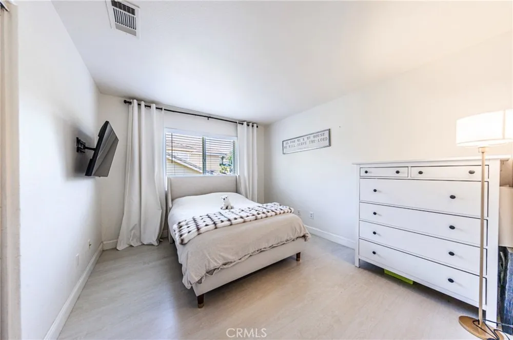 26518 Swan Lane Canyon Country, CA 91387