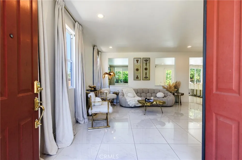 26518 Swan Lane Canyon Country, CA 91387