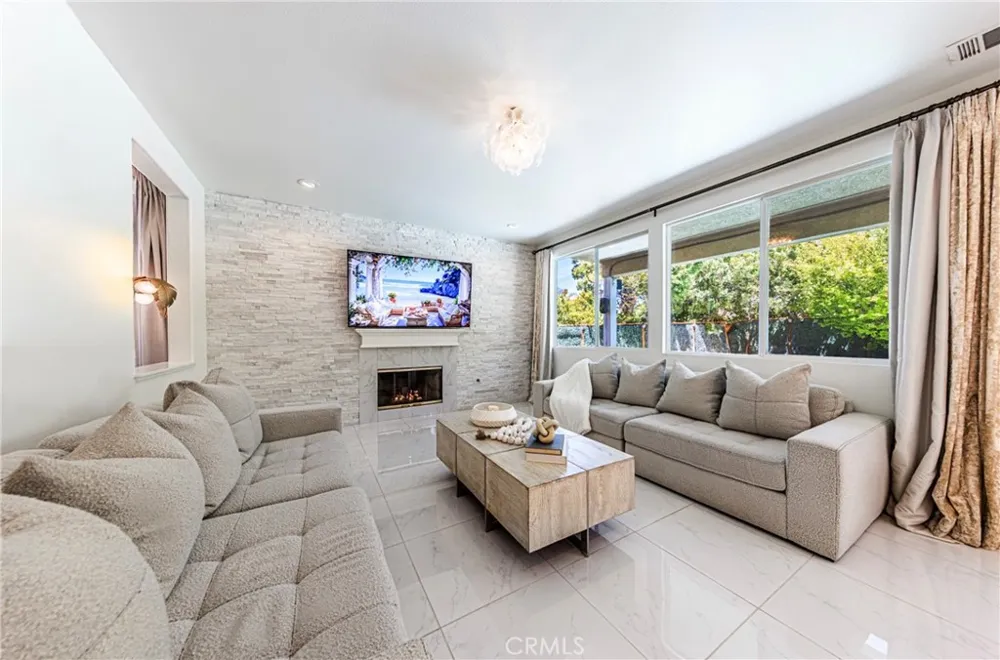 26518 Swan Lane Canyon Country, CA 91387