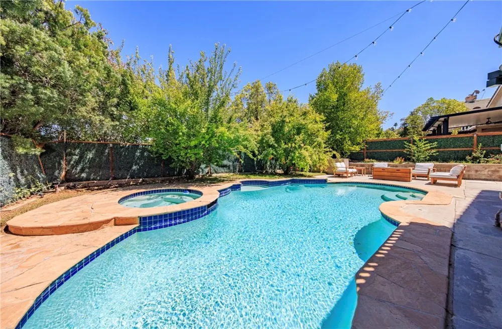 26518 Swan Lane Canyon Country, CA 91387