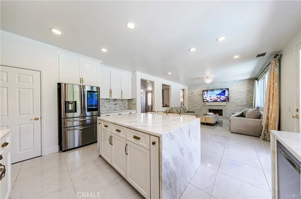 26518 Swan Lane Canyon Country, CA 91387