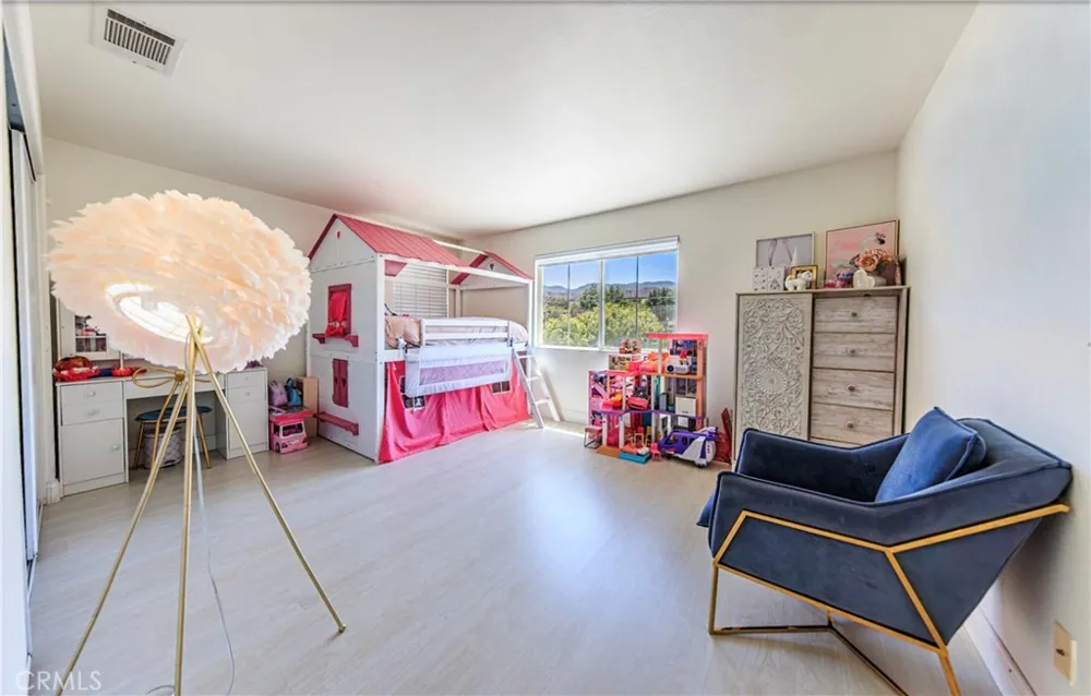26518 Swan Lane Canyon Country, CA 91387