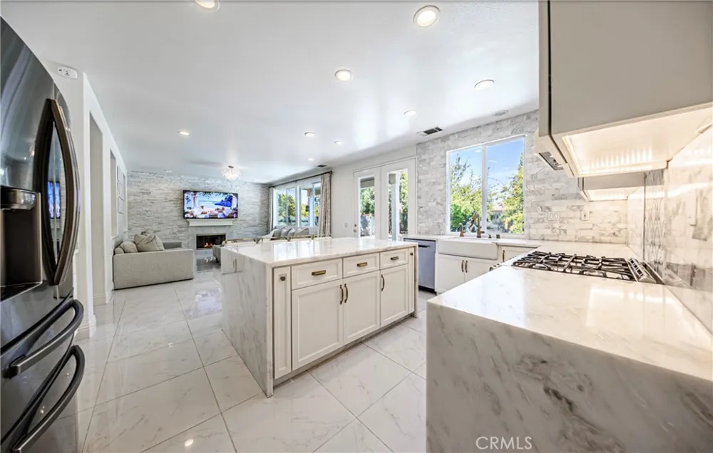 26518 Swan Lane Canyon Country, CA 91387