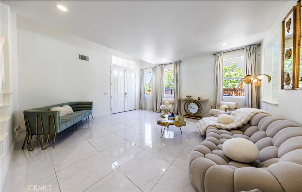 26518 Swan Lane Canyon Country, CA 91387