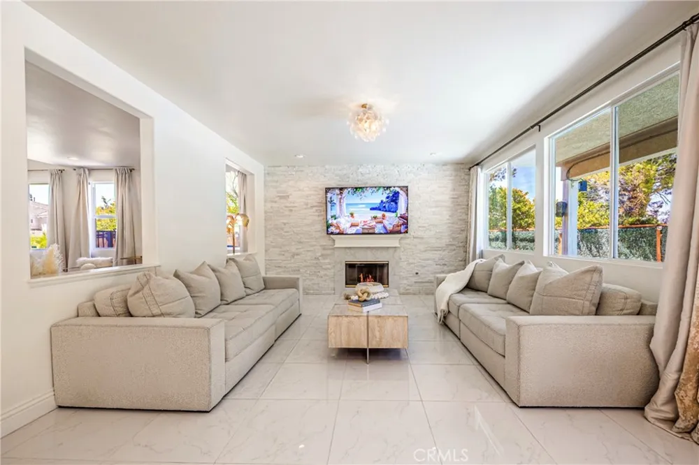 26518 Swan Lane Canyon Country, CA 91387