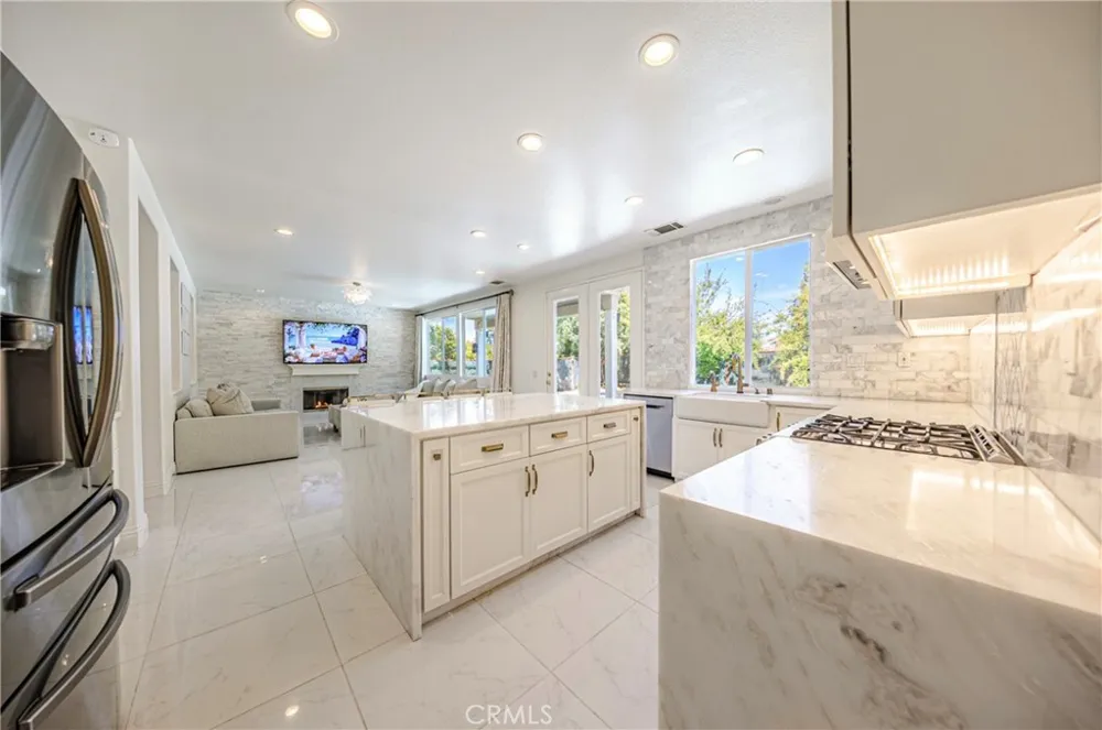26518 Swan Lane Canyon Country, CA 91387