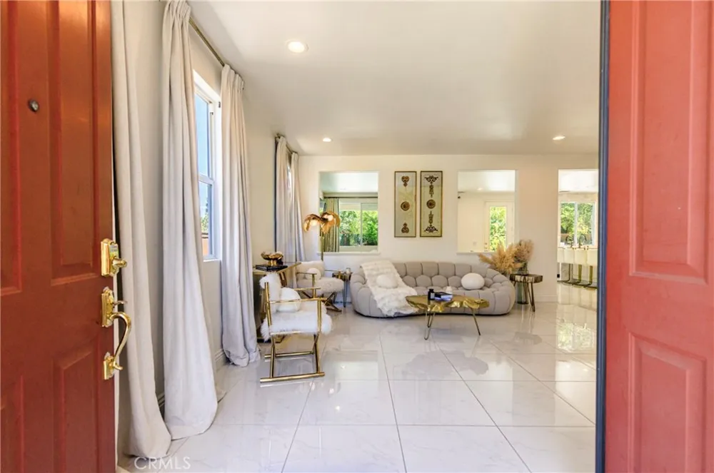 26518 Swan Lane Canyon Country, CA 91387